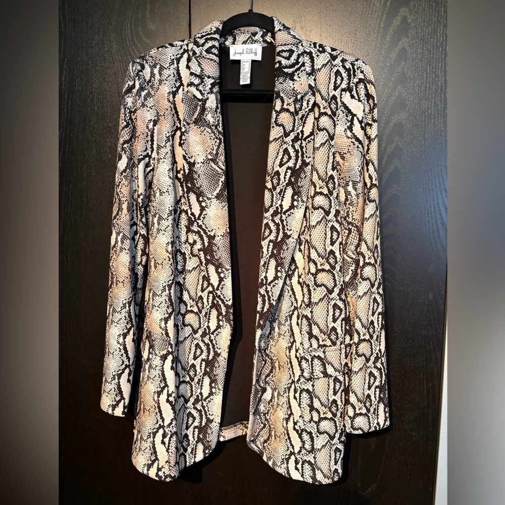 Joseph Ribkoff Blazer (no buttons)